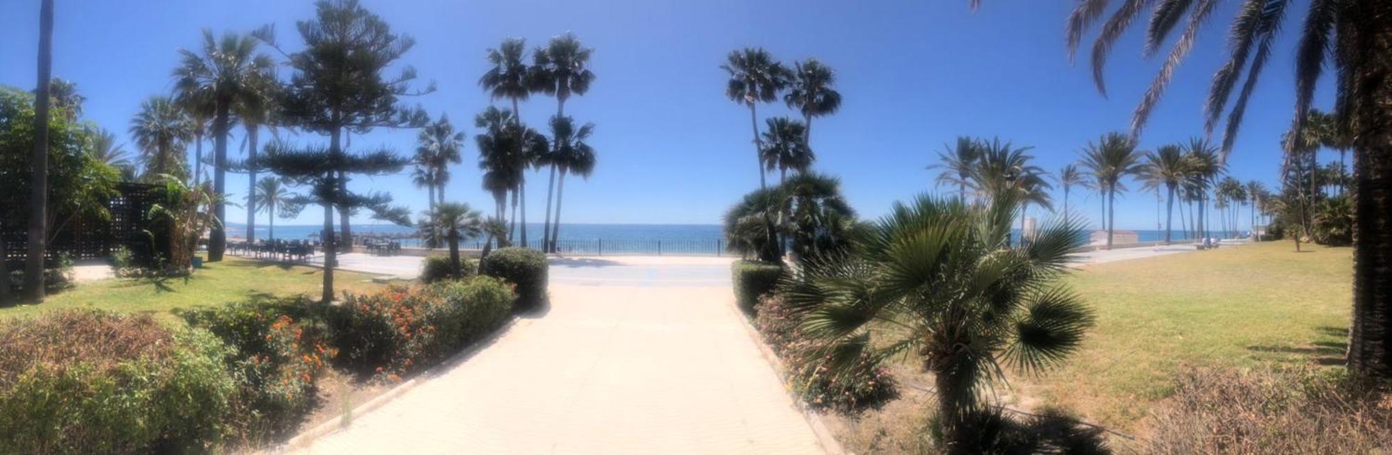 Garden Beach Townhouse エステポナ エクステリア 写真